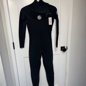 Rip Curl black Wetsuit size 6